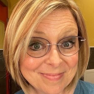 Meet your Posher, Alicia